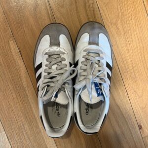 Adidas Samba men's size 6 fits women 7.5